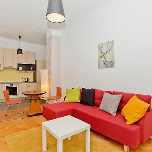 https://charming-and-bright-golden-apartments-old-town.warsawhotelspoland.com